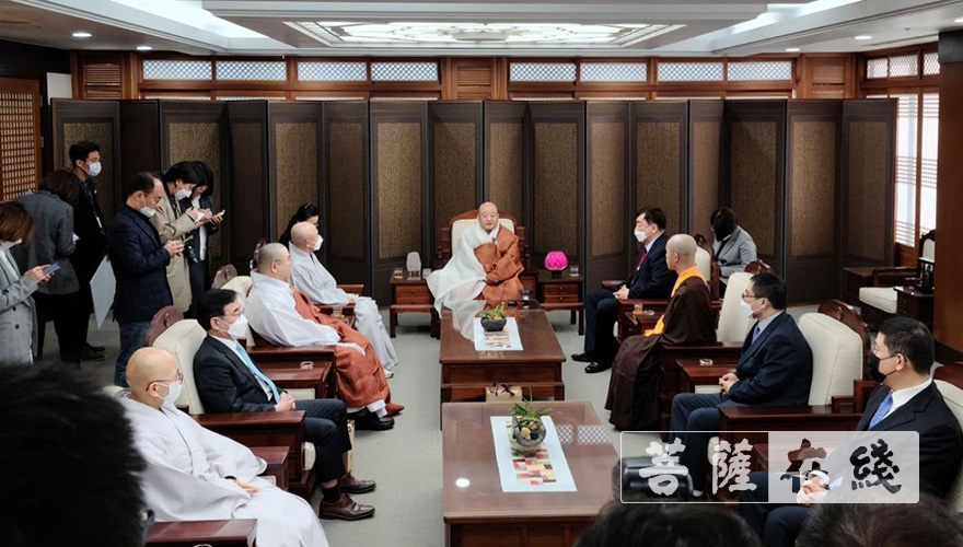 佛教-广东东华禅寺向韩国佛教曹溪宗捐赠10万只KN95医用口罩