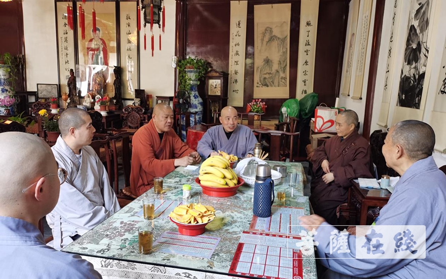 佛教-苏州市佛教协会走访慰问部分困难寺院