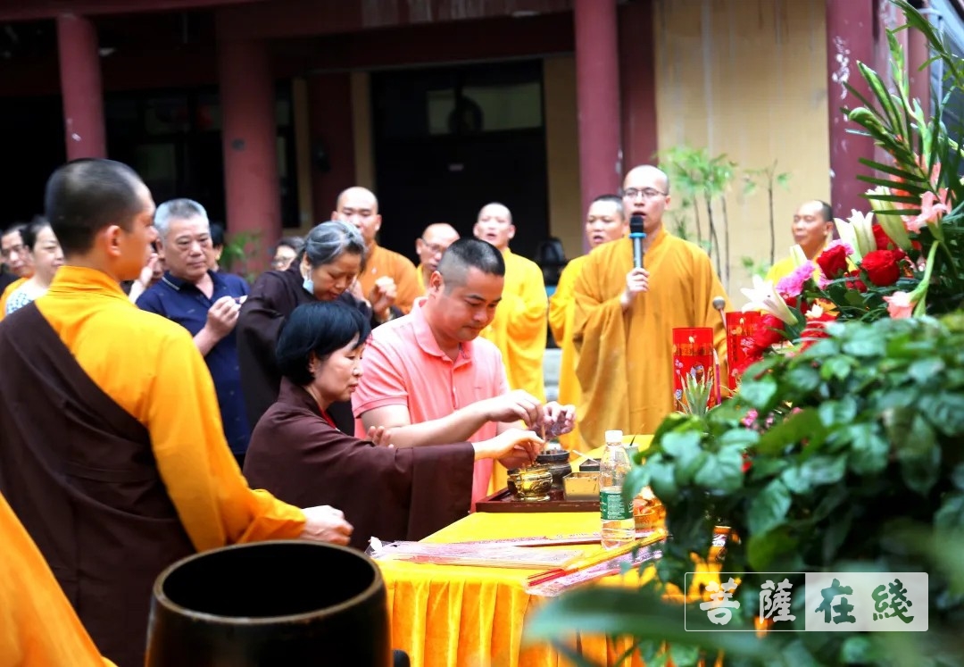 佛教-赣州寿量古寺毗卢殿竖柱圆满