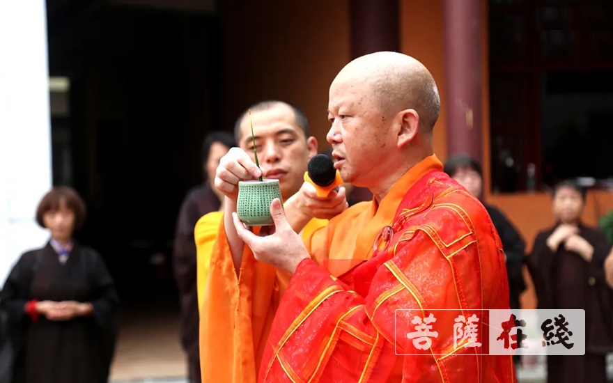 佛教-赣州寿量古寺毗卢殿竖柱圆满