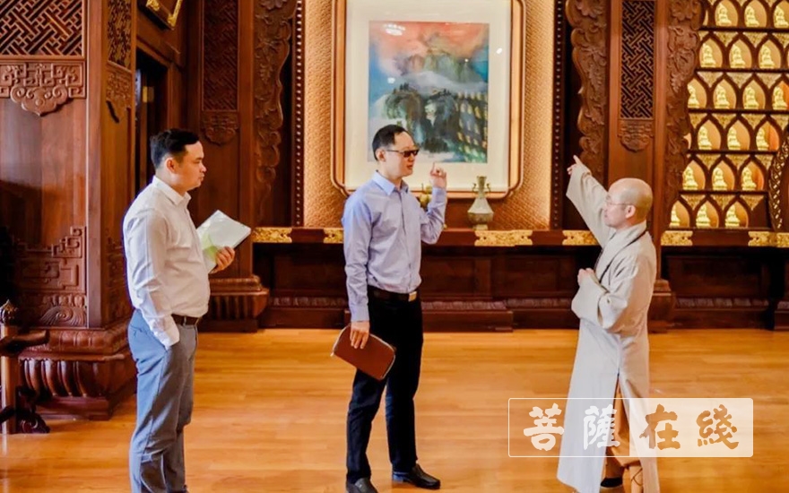 时政-上海市松江区车墩镇分管建设副镇长陈耀琳赴地藏古寺调研