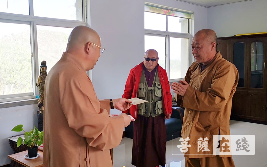 佛教-葫芦岛市佛教协会慰问全市19处偏远地区佛教寺院