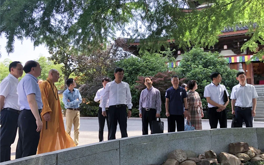 人大常委会-湖州市人大常委会副主任曹德平一行赴长兴寿圣寺调研指导