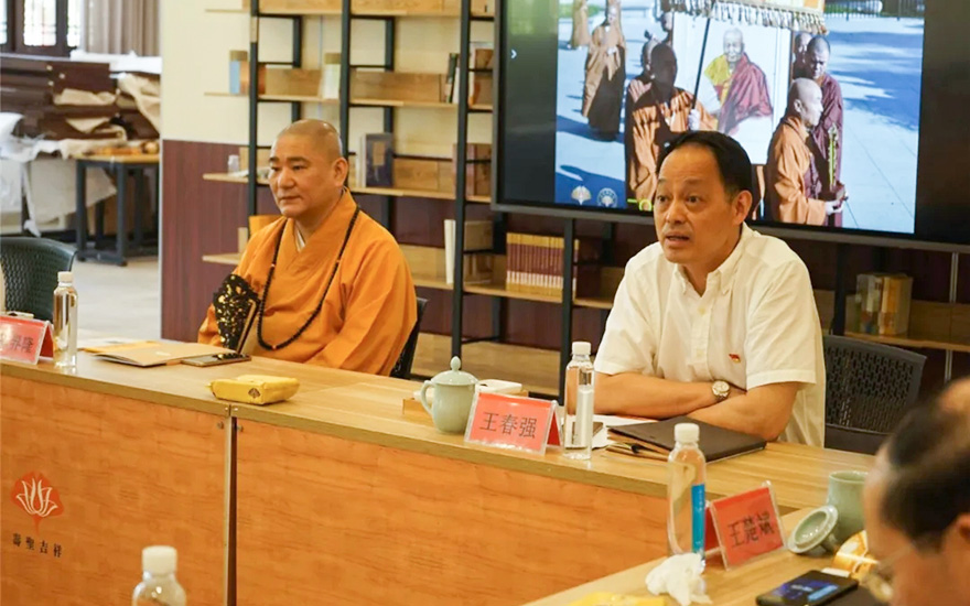 人大常委会-湖州市人大常委会副主任曹德平一行赴长兴寿圣寺调研指导