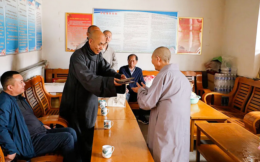 佛教-河北省佛教协会帮扶慰问部分困难寺院