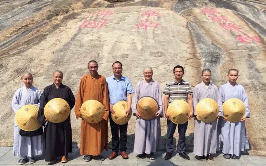佛教-福建省佛教协会常务副会长向愿法师一行调研与帮扶泉州困难寺院