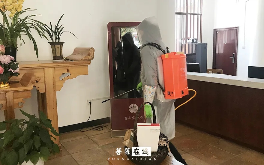 摄影-关门闭寺百余天,各大寺院僧众实修生活集锦 摄影-关门闭寺百余天,各大寺院僧众实修生活集锦