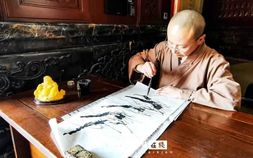 摄影-关门闭寺百余天,各大寺院僧众实修生活集锦 摄影-关门闭寺百余天,各大寺院僧众实修生活集锦