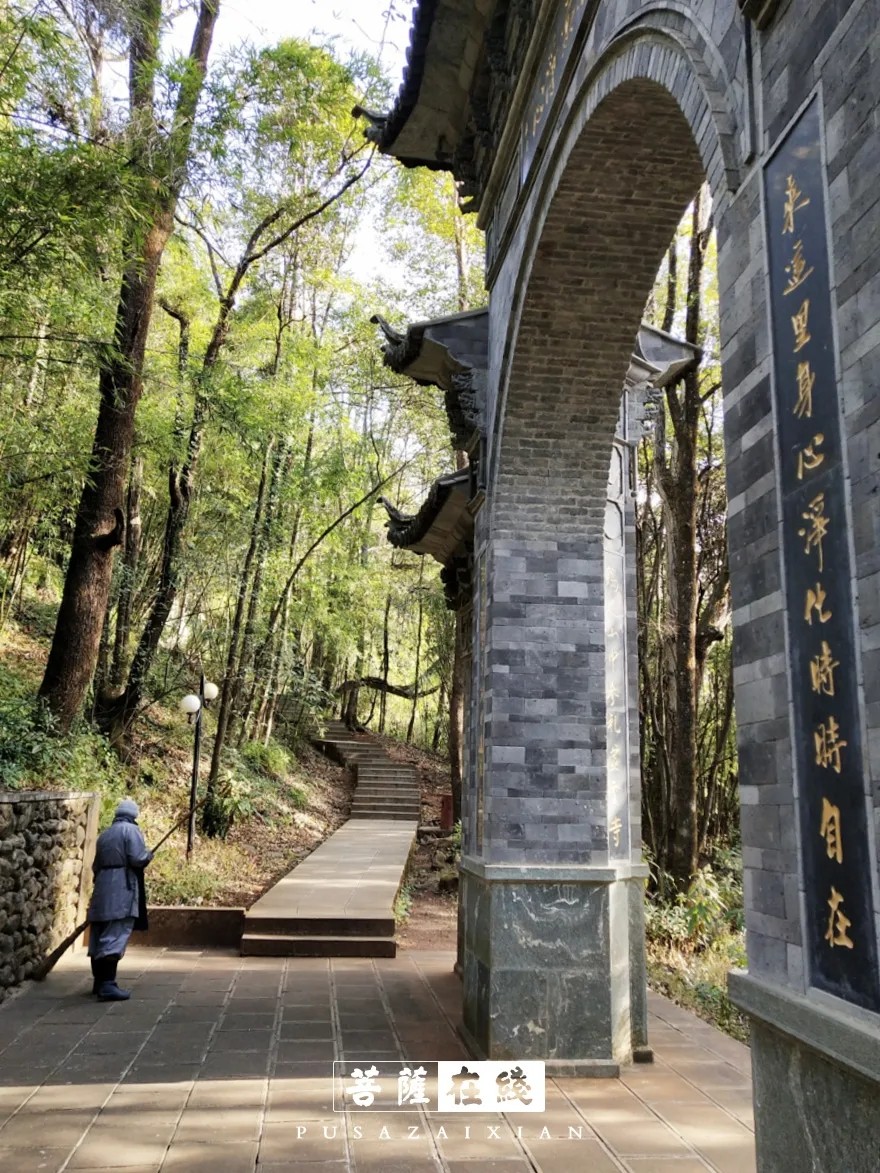 摄影-关门闭寺百余天,各大寺院僧众实修生活集锦 摄影-关门闭寺百余天,各大寺院僧众实修生活集锦