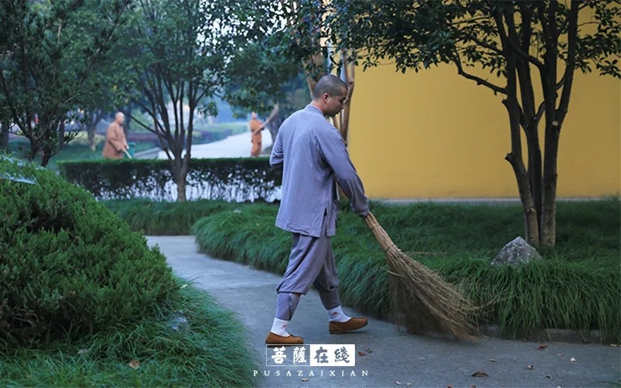 摄影-关门闭寺百余天,各大寺院僧众实修生活集锦 摄影-关门闭寺百余天,各大寺院僧众实修生活集锦
