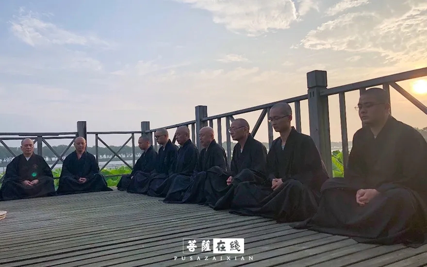摄影-关门闭寺百余天,各大寺院僧众实修生活集锦 摄影-关门闭寺百余天,各大寺院僧众实修生活集锦