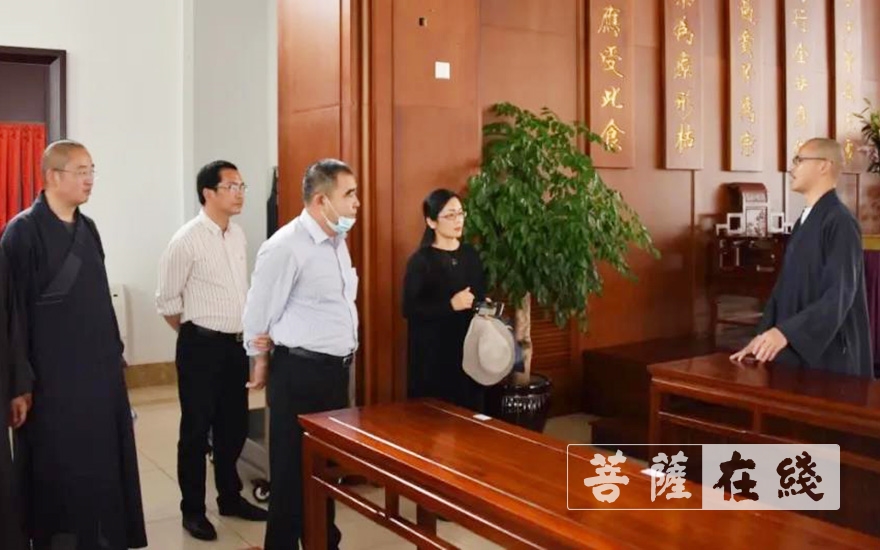 疫情-宁波市民宗局巡视员常晓波赴浙江佛学院检查疫情防控及复学准备工作