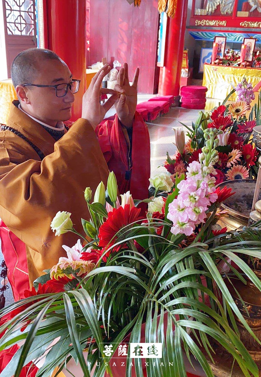 摄影-关门闭寺百余天,各大寺院僧众实修生活集锦 摄影-关门闭寺百余天,各大寺院僧众实修生活集锦