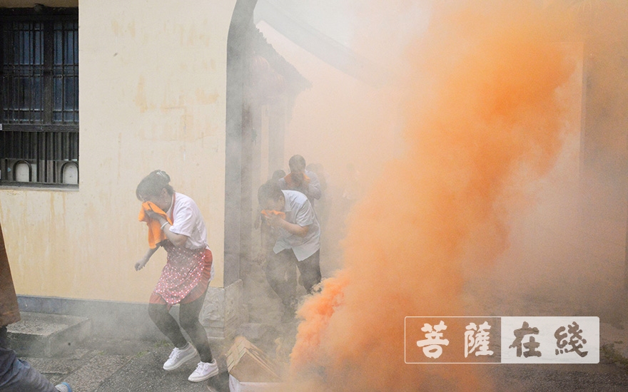 开原-无锡市开原寺举行2020年上半年度消防安全和演练