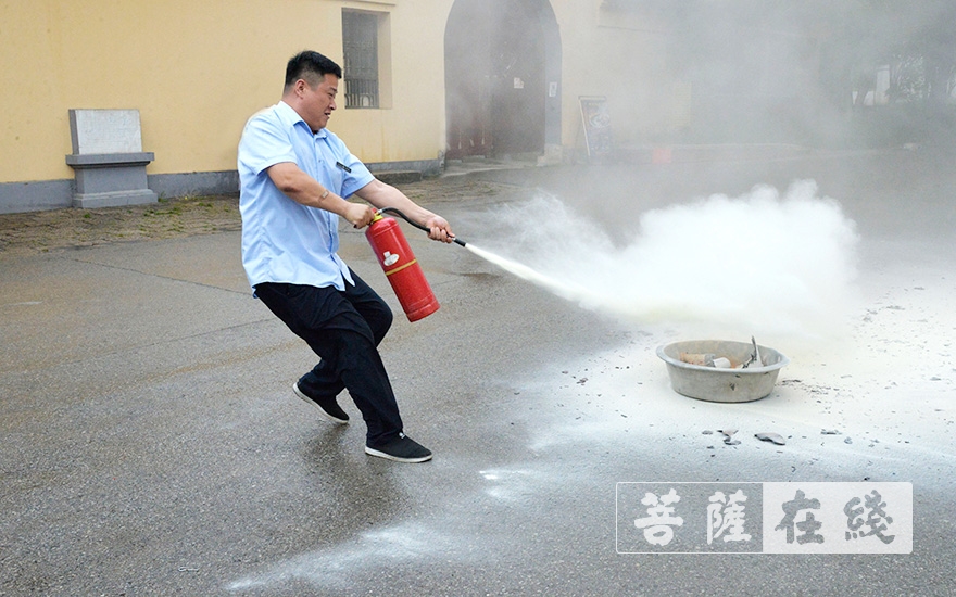开原-无锡市开原寺举行2020年上半年度消防安全和演练