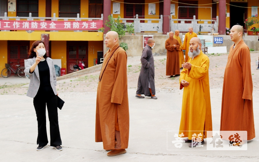 佛教-江苏省佛教协会副会长果光大和尚一行走访慰问睢宁因缘寺、鼓楼区白云寺