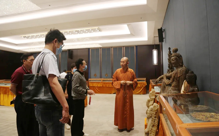 宁国-上海市奉贤区人大侨民宗工委考察团调研宁国禅寺