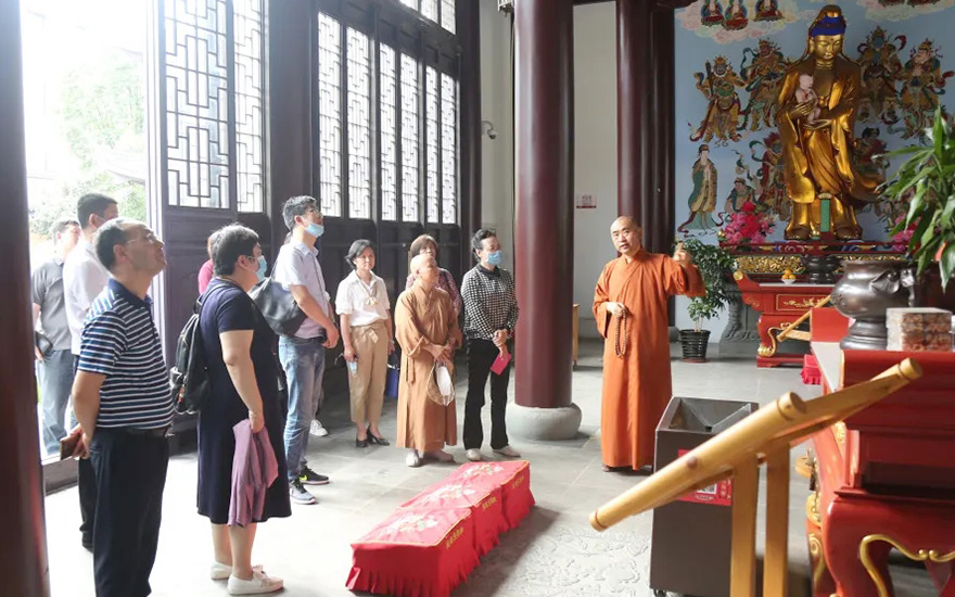 宁国-上海市奉贤区人大侨民宗工委考察团调研宁国禅寺