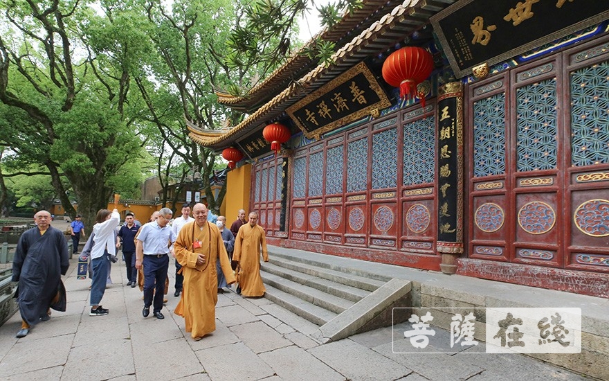 普陀山-道慈大和尚出席两会圆满返程普陀山