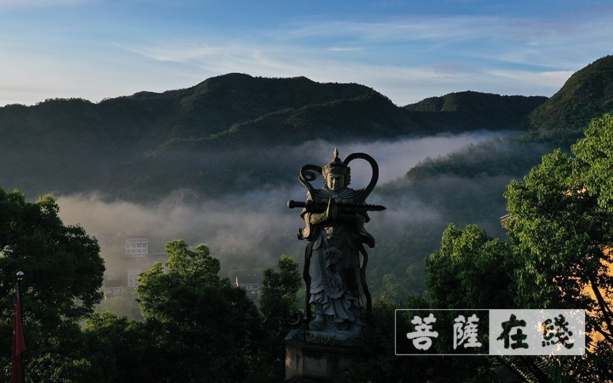 常君-二十年，在峭壁上建道场的法师：我只是由此岸尾登彼岸