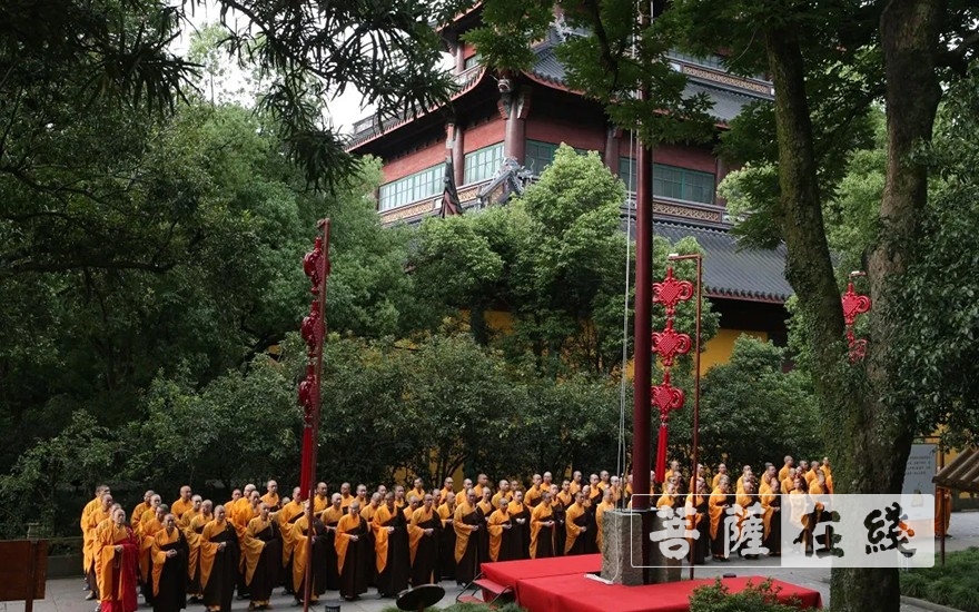 灵隐寺-杭州灵隐寺有序恢复开放第一天 举行升国旗仪式