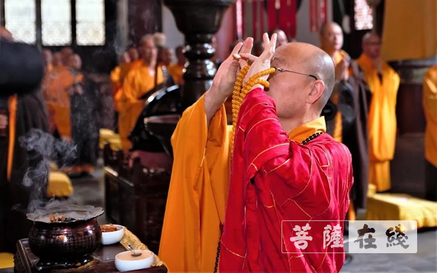 灵隐寺-杭州灵隐寺有序恢复开放第一天 举行升国旗仪式