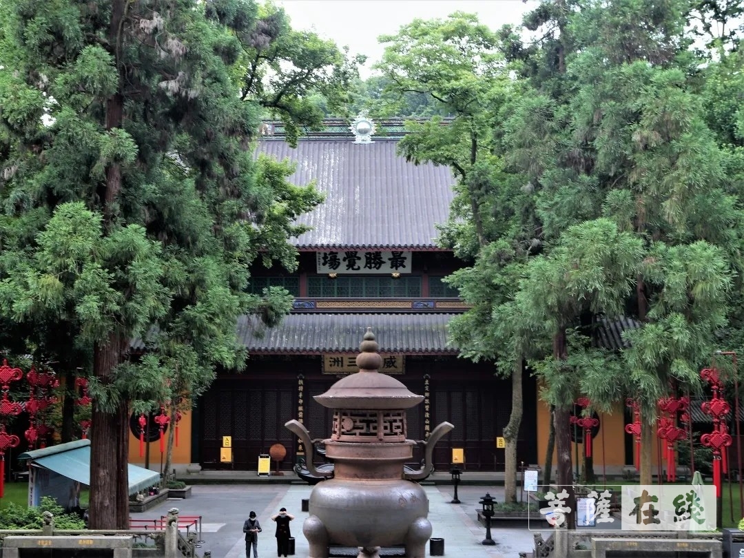 灵隐寺-杭州灵隐寺有序恢复开放第一天 举行升国旗仪式