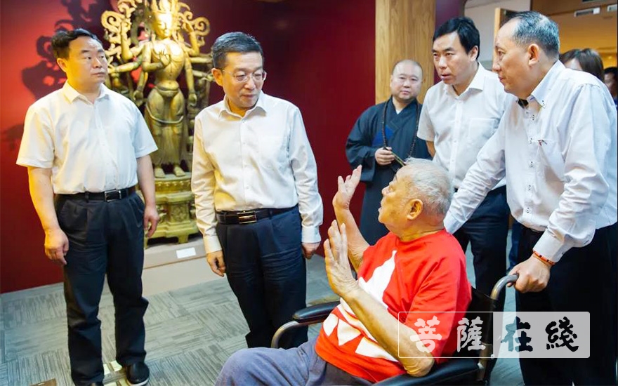 佛教-上海市委常委、统战部部长郑钢淼一行调研上海玉佛禅寺