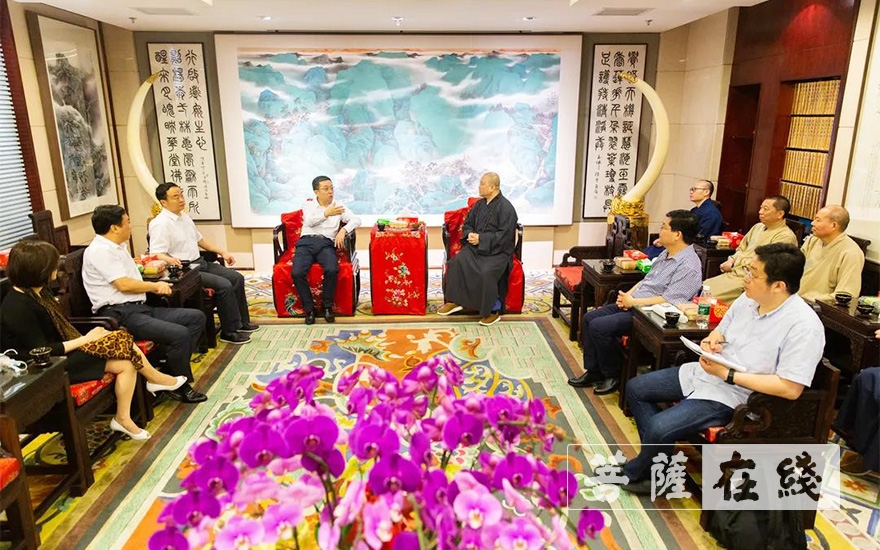 佛教-上海市委常委、统战部部长郑钢淼一行调研上海玉佛禅寺