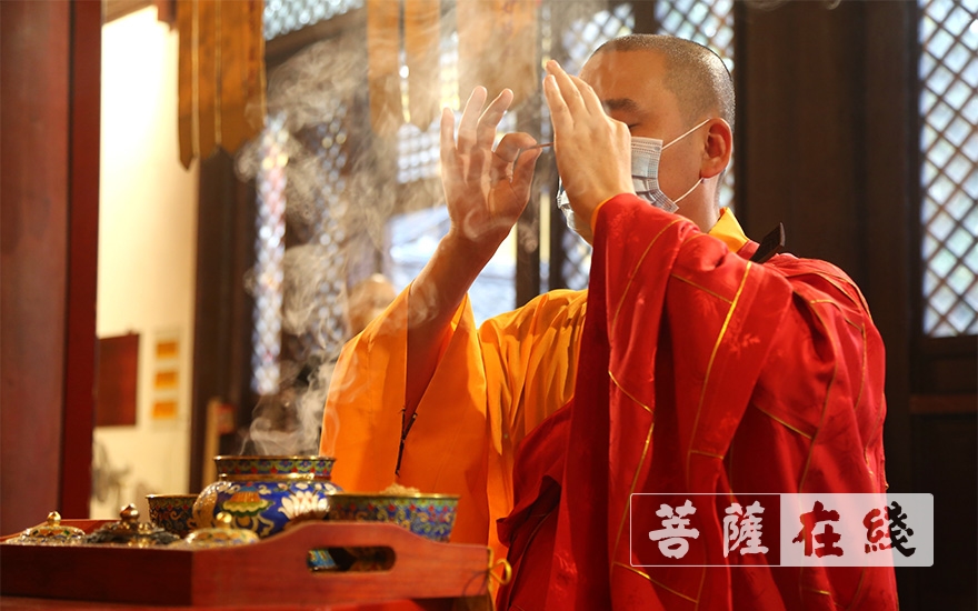 常熟兴福禅寺恢复开放首日举行升国旗仪式