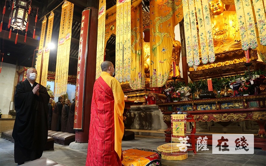常熟兴福禅寺恢复开放首日举行升国旗仪式