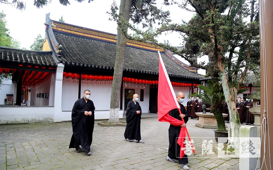 常熟兴福禅寺恢复开放首日举行升国旗仪式