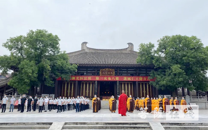 法门寺-陕西法门寺有序开放首日举行升国旗仪式