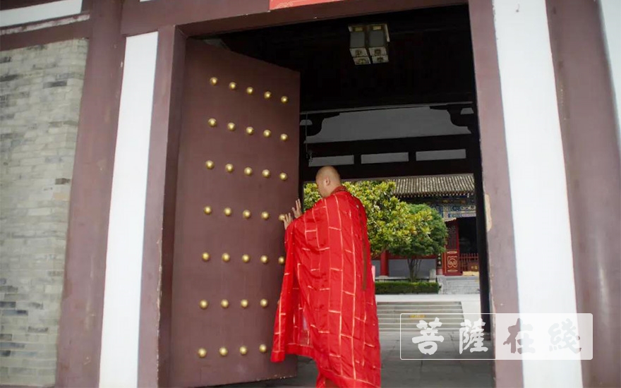 法门寺-陕西法门寺有序开放首日举行升国旗仪式
