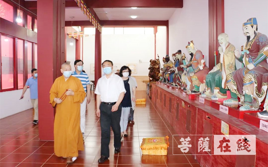 佛教-上海市委统战部副部长王霄汉调研七宝教寺