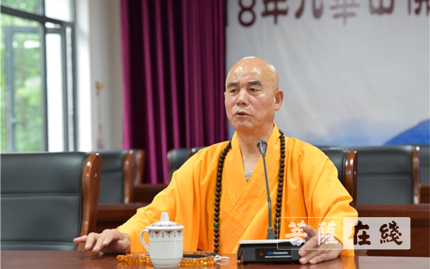 九华山-九华山佛学院举行升国旗仪式暨春季毕业班开学典礼