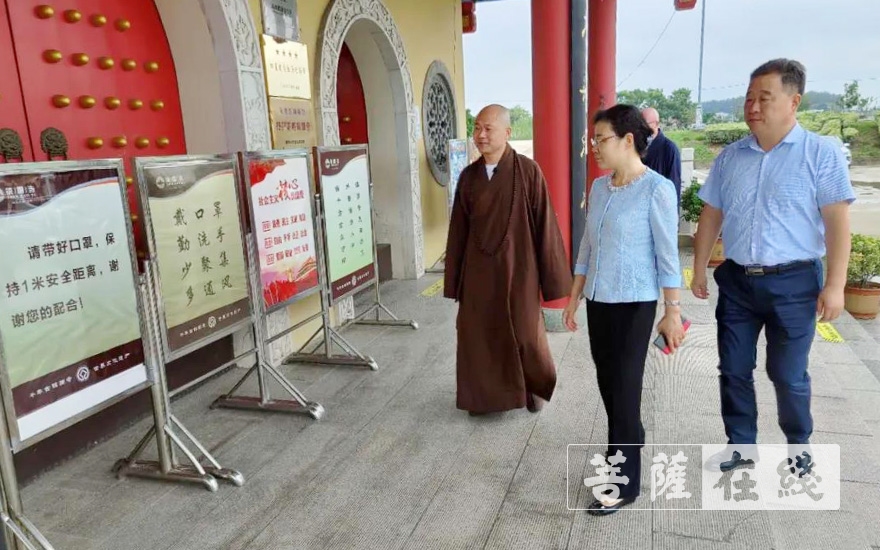 佛教-扬州市委统战部常务副部长吉琳一行前往高邮镇国寺调研指导