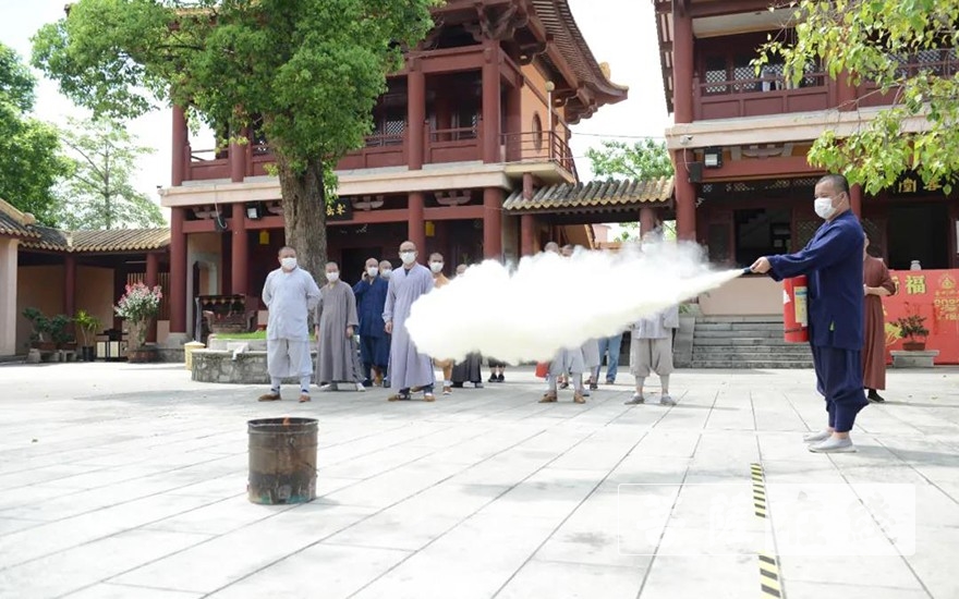 安全意识-加强消防意识 广州市金刚禅寺开展消防安全演练