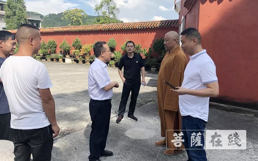 赵文-福州市闽侯县委常委赵文福赴雪峰崇圣禅寺指导宗教工作