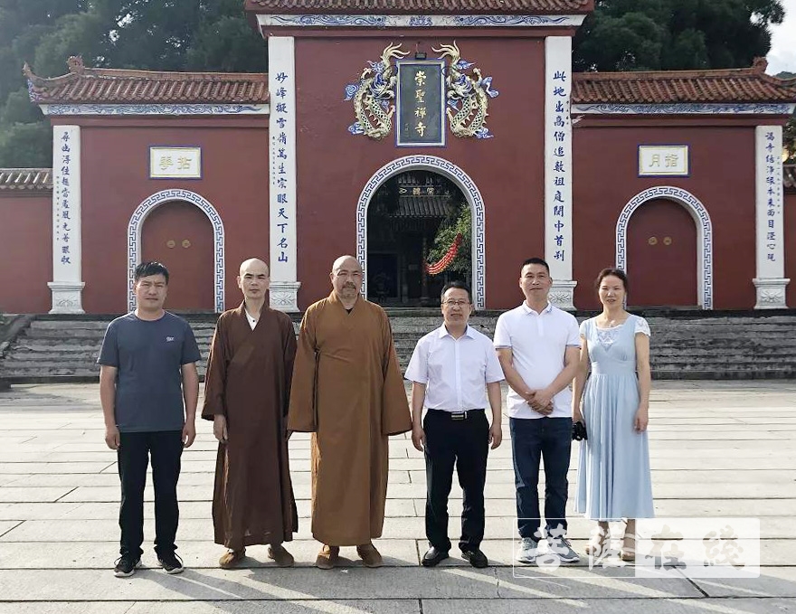 赵文-福州市闽侯县委常委赵文福赴雪峰崇圣禅寺指导宗教工作