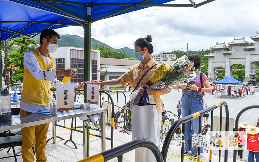 珠海普陀寺开放首日，十方善信网上预约有序参访