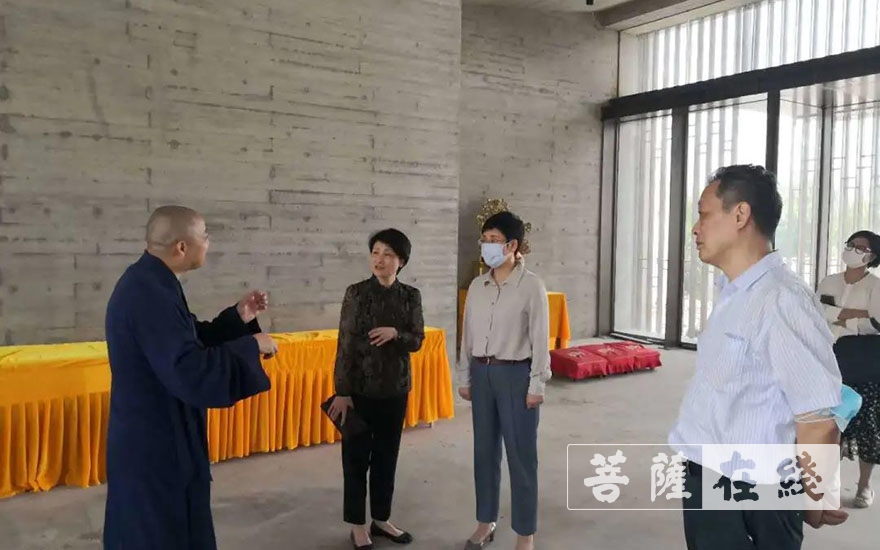 佛教-上海民宗局局长花蓓赴浦东两寺调研宗教工作