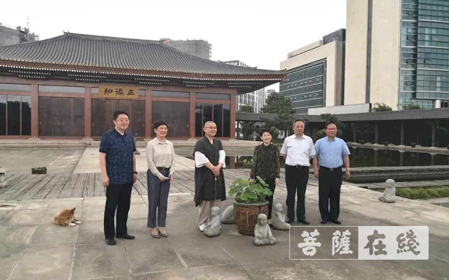 佛教-上海民宗局局长花蓓赴浦东两寺调研宗教工作