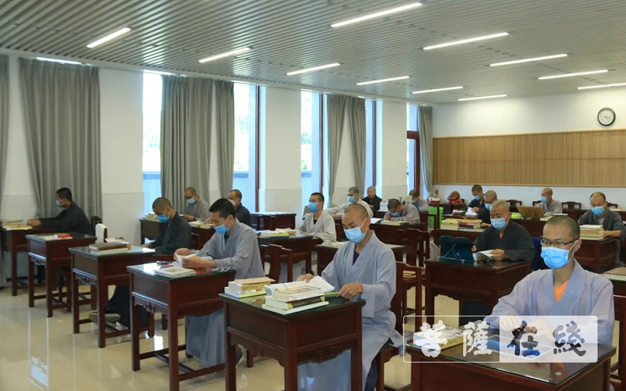 佛教-云门寺开放首日升国旗暨广东佛学院云门学院复课