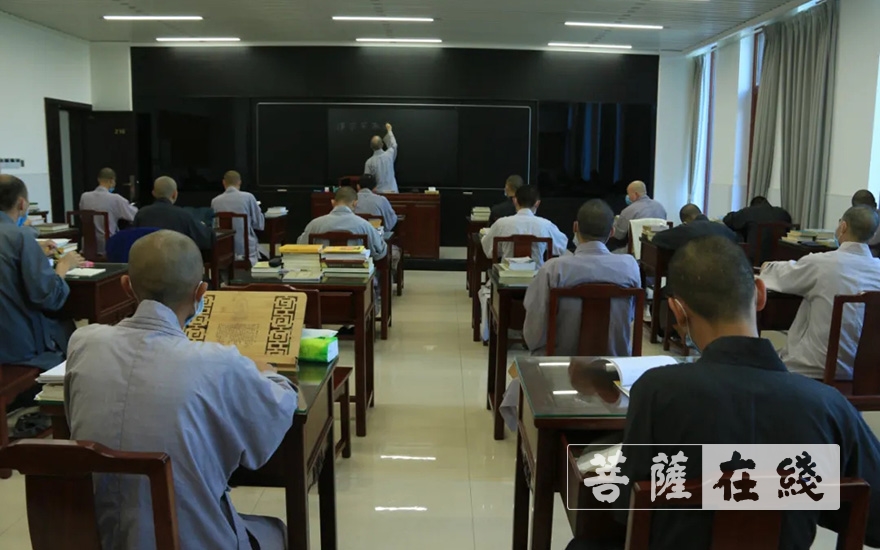 佛教-云门寺开放首日升国旗暨广东佛学院云门学院复课