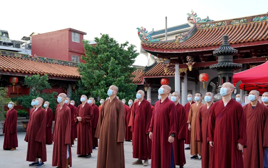 升旗仪式-潮州开元镇国禅寺开放首日举行升国旗仪式