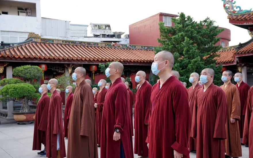 升旗仪式-潮州开元镇国禅寺开放首日举行升国旗仪式