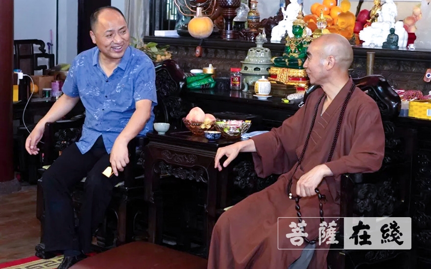 时政-浙江省民宗委副主任钟新章一行走访调研天童禅寺