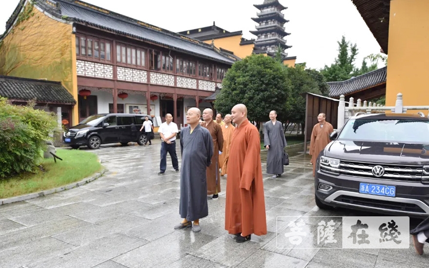 佛教-浙江省佛协副会长光泉法师一行赴长兴寿圣寺调研