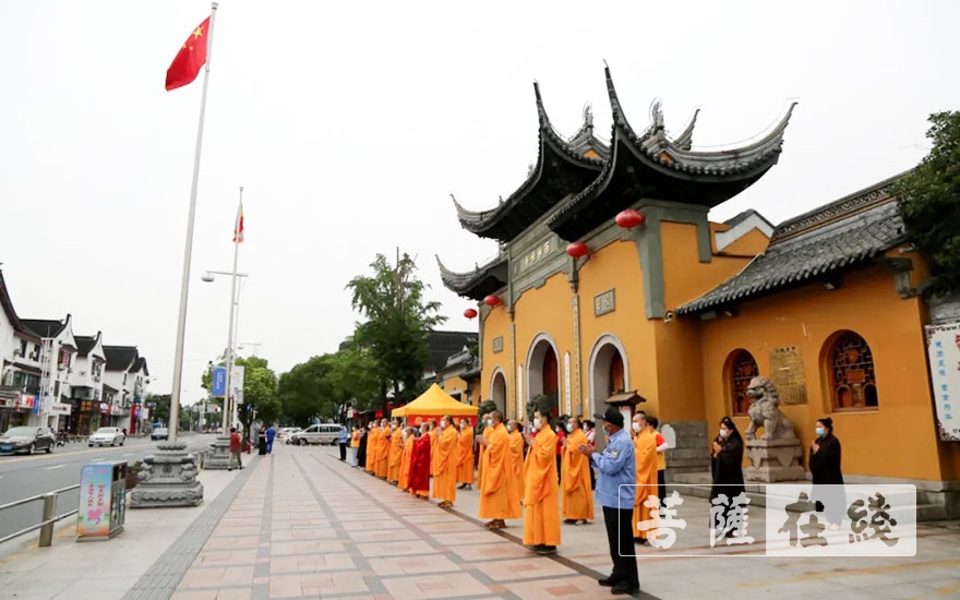 疫情-上海西林禅寺恢复开放首日全力落实疫情防控措施